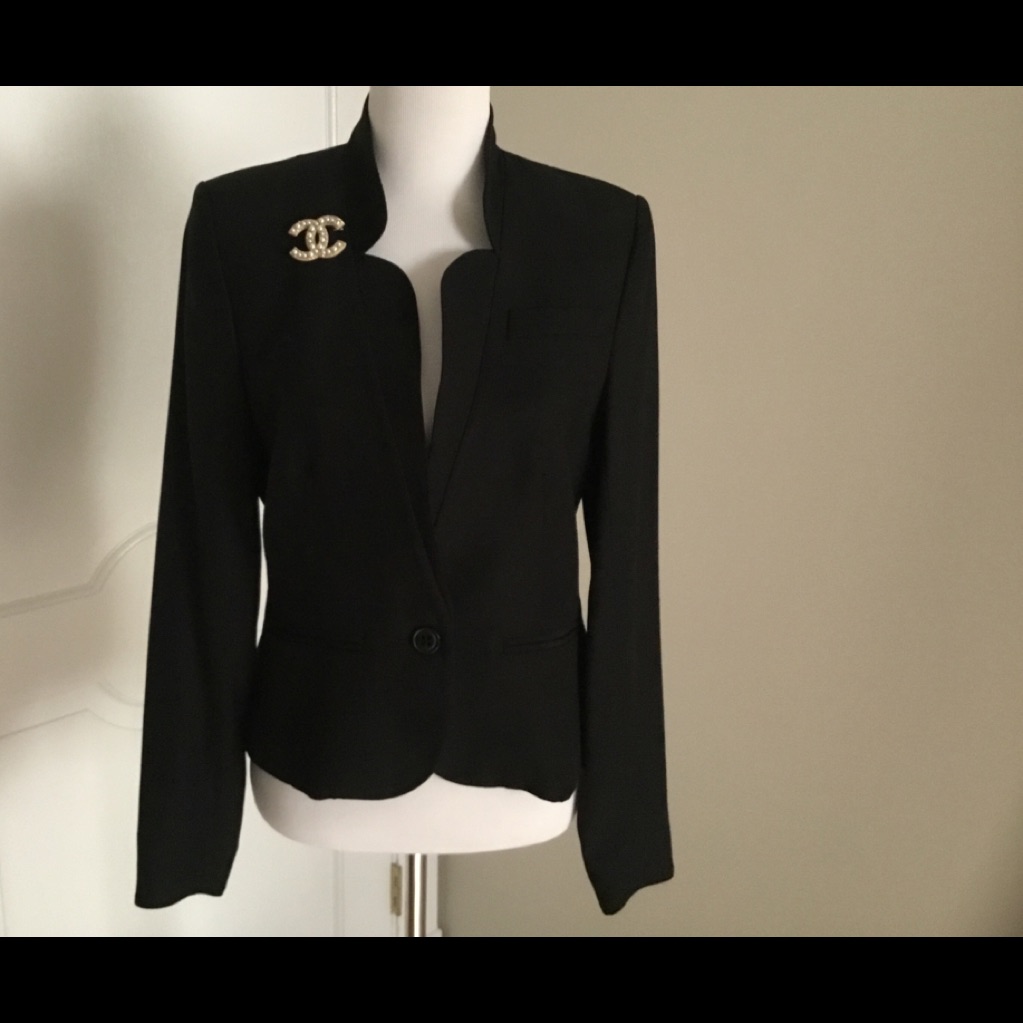 Lover Black Fitted Jacket .